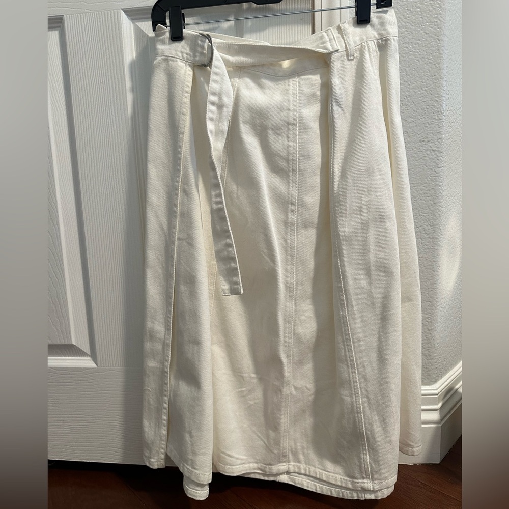 White midi skirt